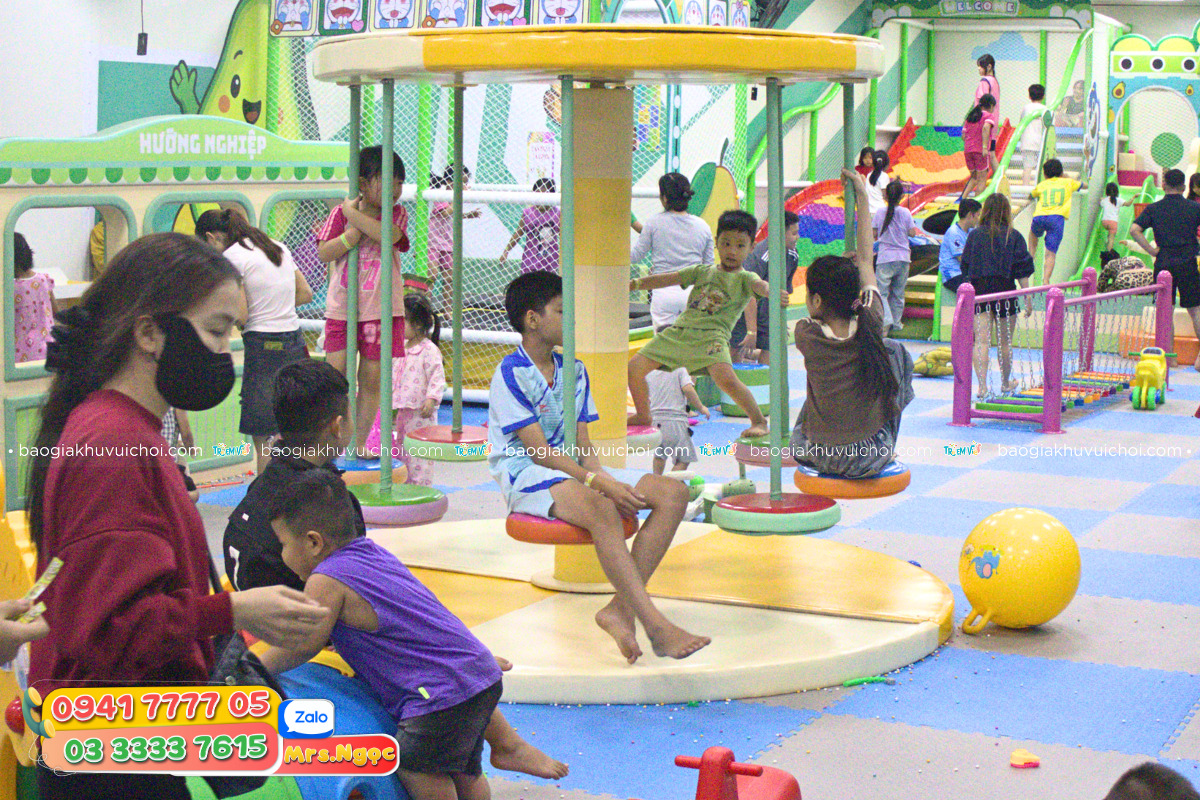 Đu quay trơn 8 chỗ (đu quay vũ trụ).jpg