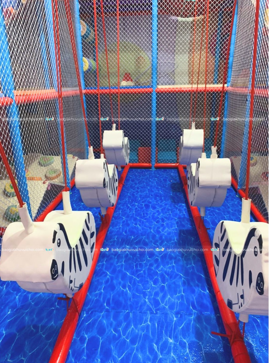 Ngựa Nhún trong nhà banh