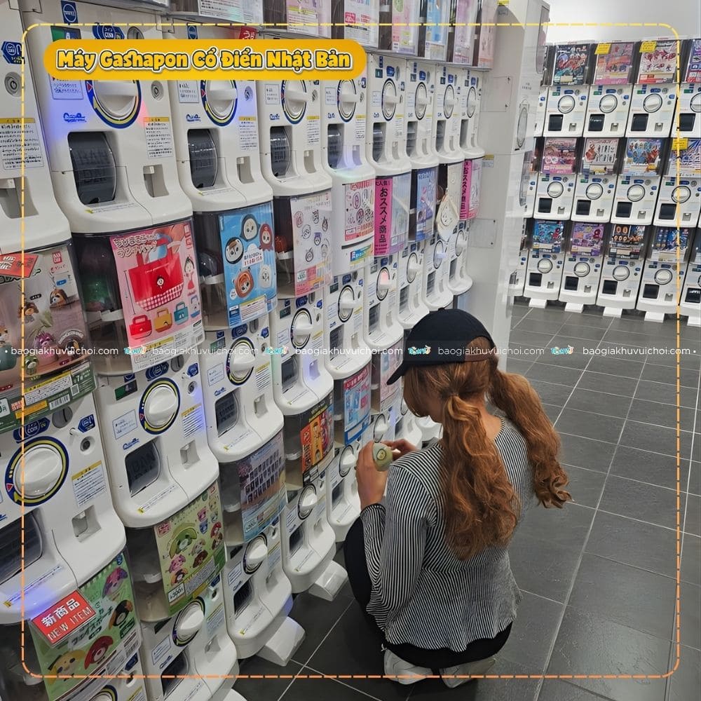 Máy Gashapo cổ điển Nhật Bản thu hút nhiều khách hàng