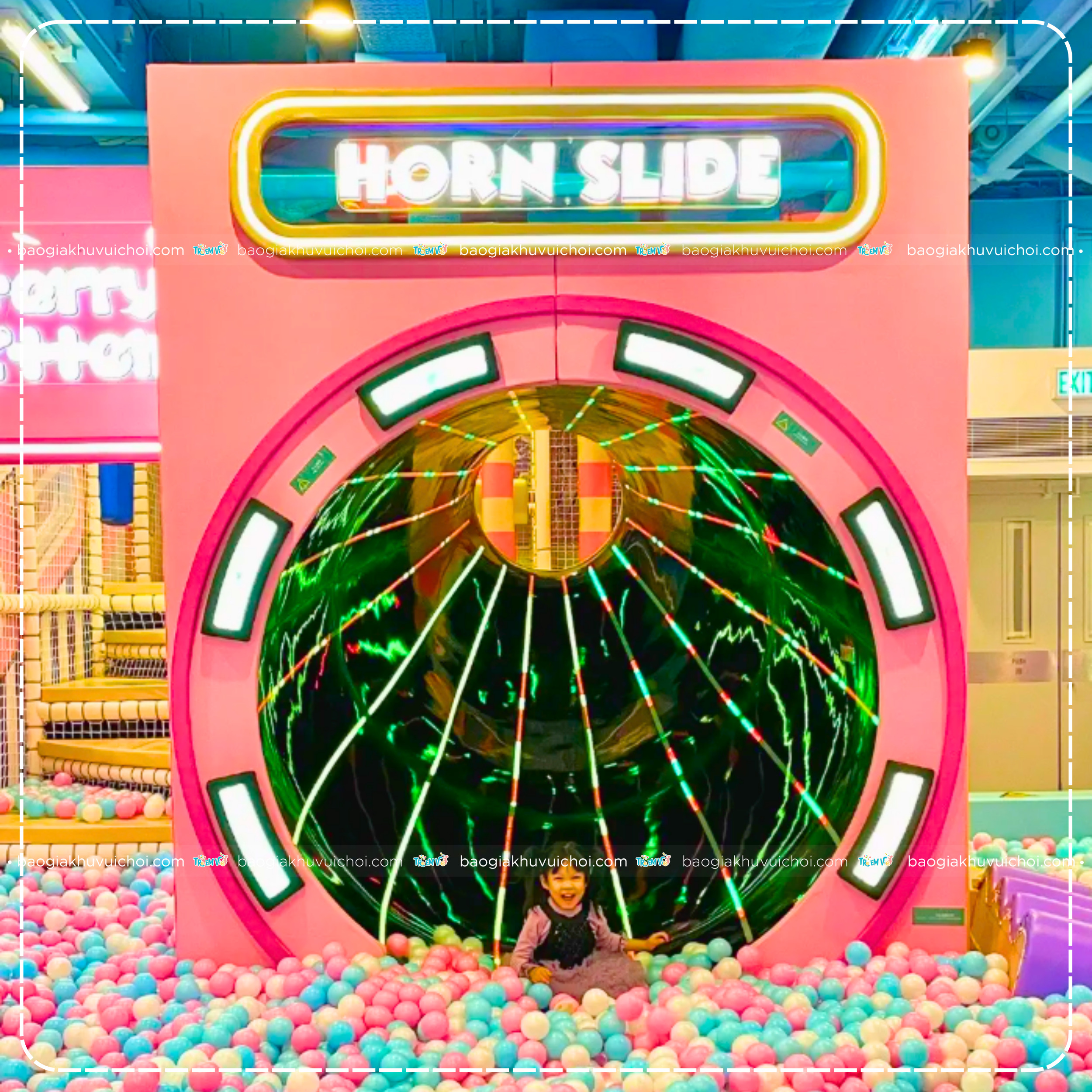 Ống trượt loa khu vui chơi màu hồng đáng yêu