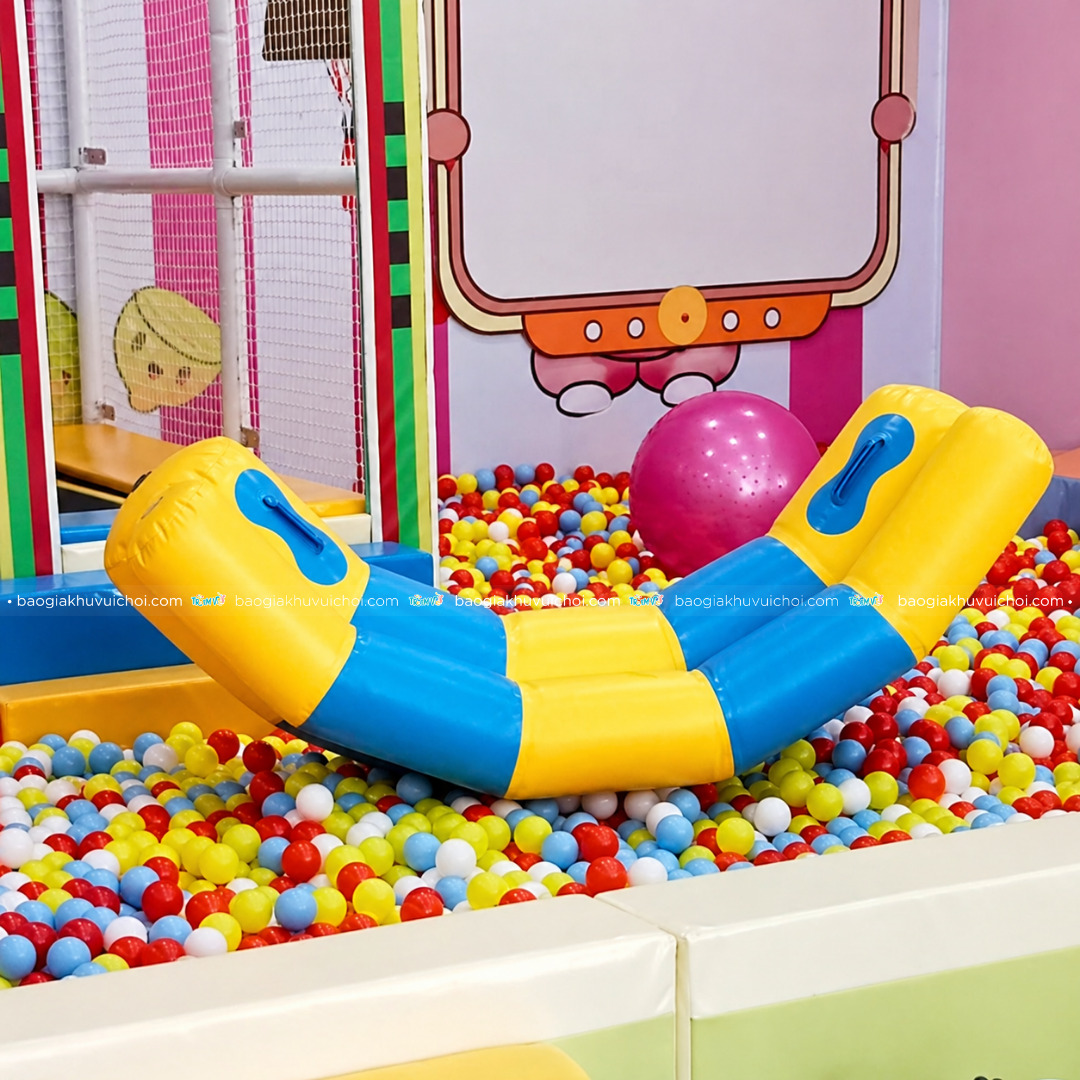 Tăng độ hấp dẫn cho hồ bóng với bập bênh hơi