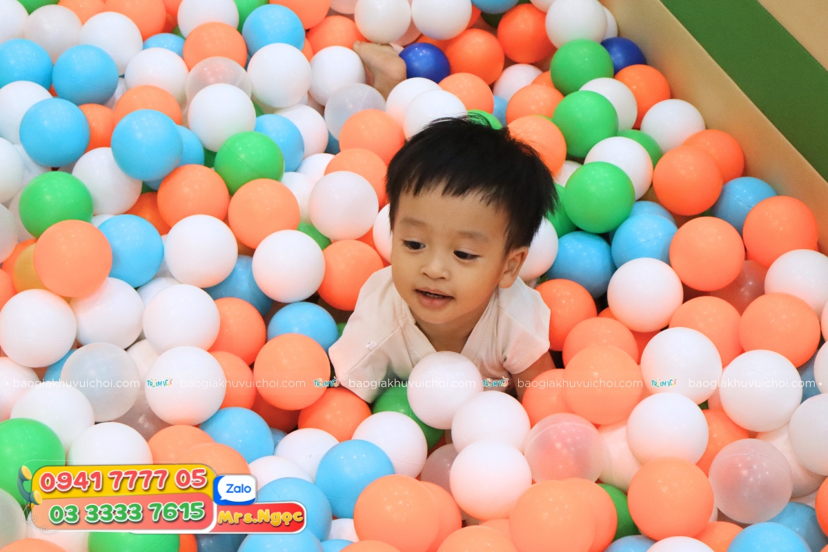 Phòng vận động gia đình - khu vui chơi mini.jpg