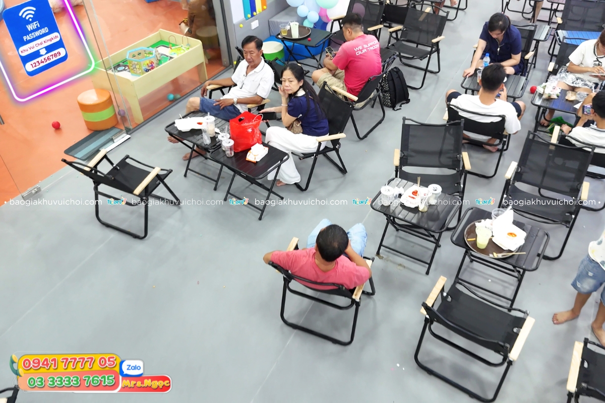 WiFi mạnh - một tiện ích nhỏ nhưng giữ chân phụ huynh lâu hơn.jpg