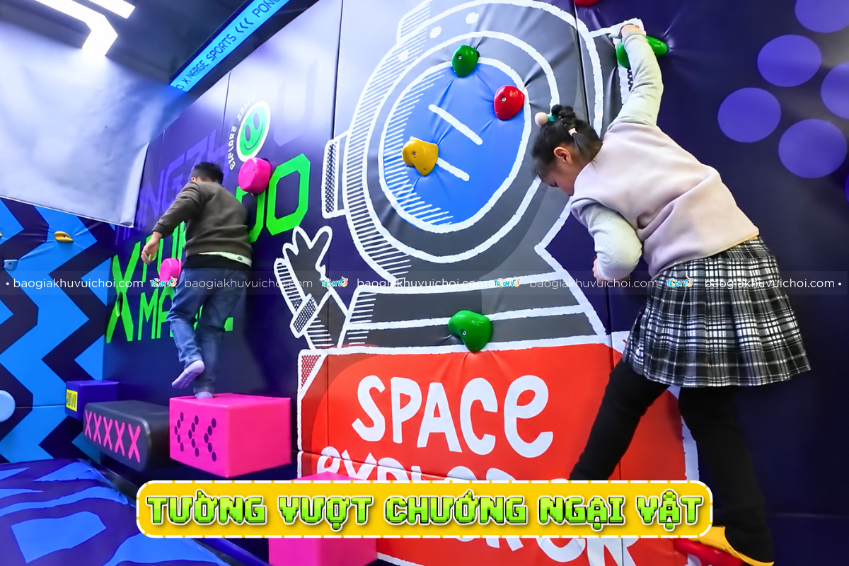 Tường vượt chướng ngại vật là trò chơi vận động liên hoàn tại khu vui chơi trẻ em